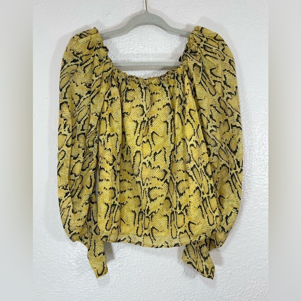 FRAME Off The Shoulder Billow Yellow Top in Python Multi Print Women’s XS Chic